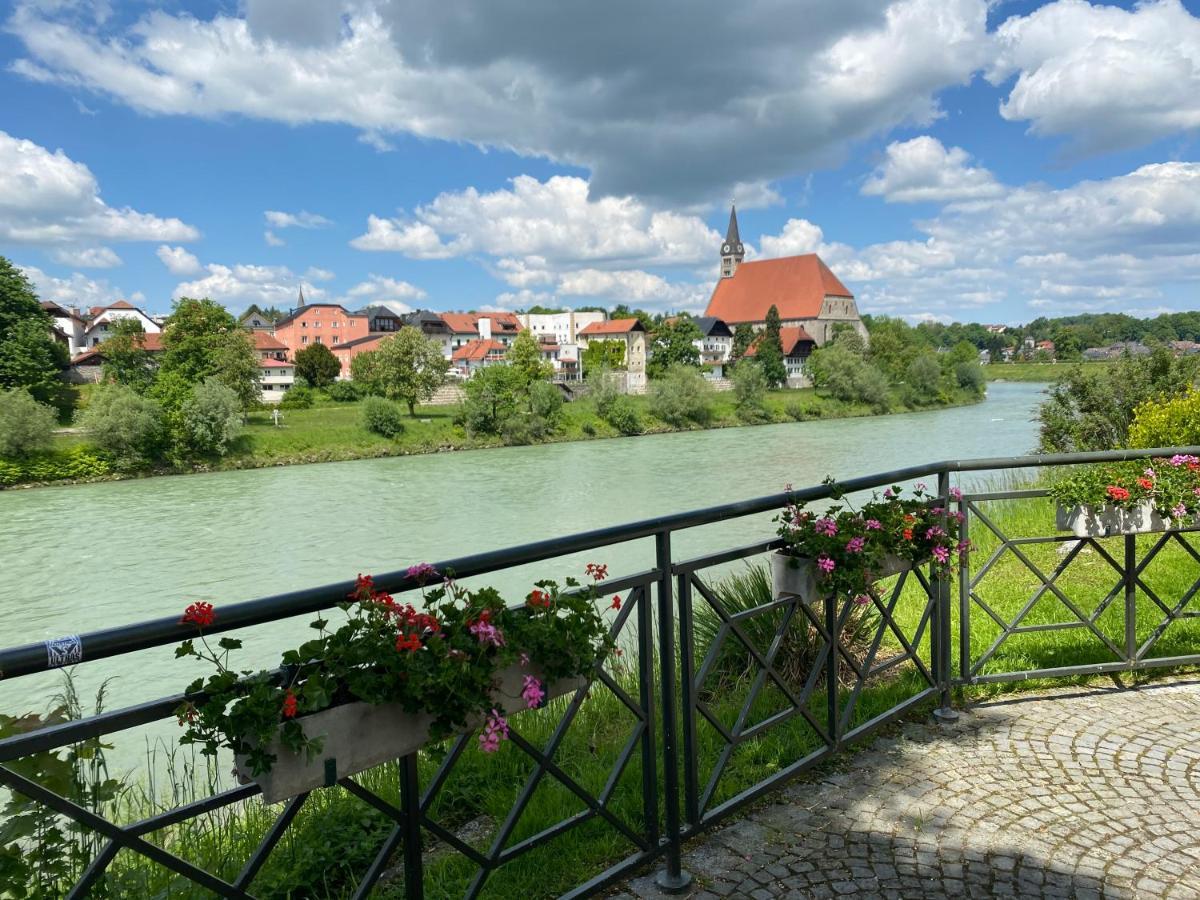 Ferienwohnung an der idyllischen Salzachschleife Nähe Salzburg Laufen Exterior foto