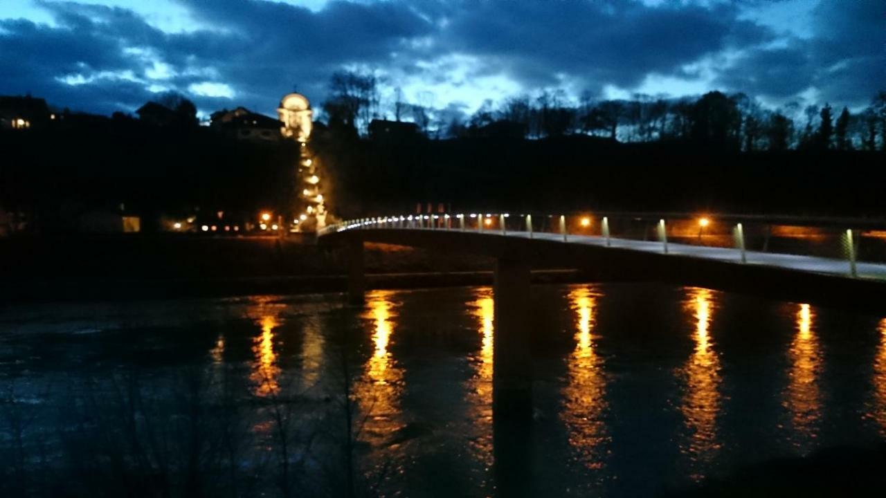 Ferienwohnung an der idyllischen Salzachschleife Nähe Salzburg Laufen Exterior foto