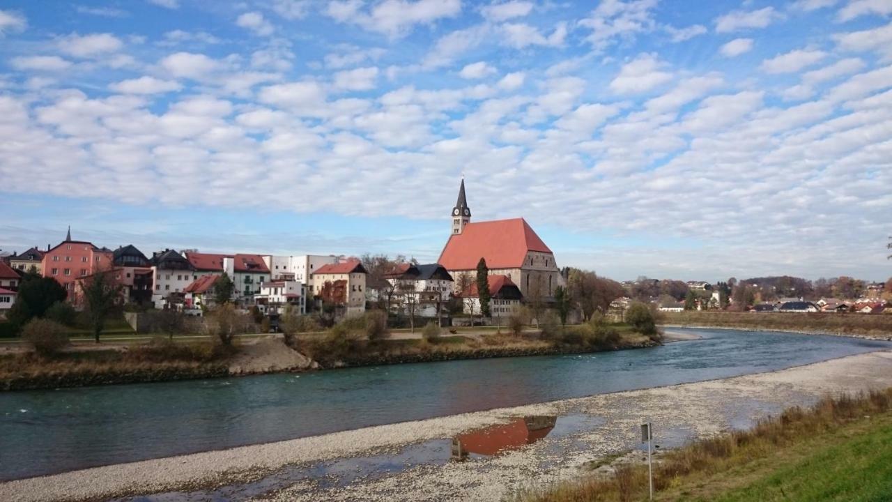 Ferienwohnung an der idyllischen Salzachschleife Nähe Salzburg Laufen Exterior foto